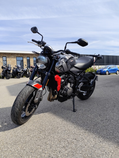 TRIUMPH TRIDENT 660 - SAINT-CLAIR