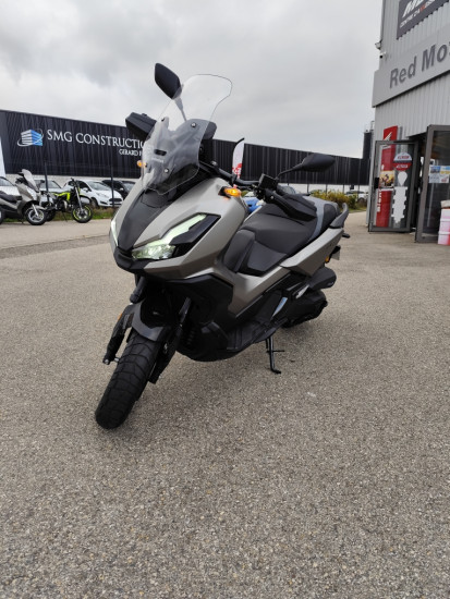 HONDA ADV 350 - SAINT-CLAIR