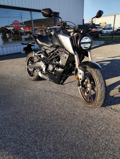 HONDA CB125R - SAINT-CLAIR