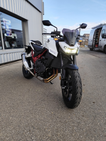 HONDA HORNET 750 - SAINT-CLAIR