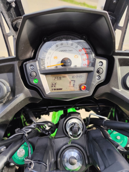 KAWASAKI VERSYS 650 - SAINT-CLAIR